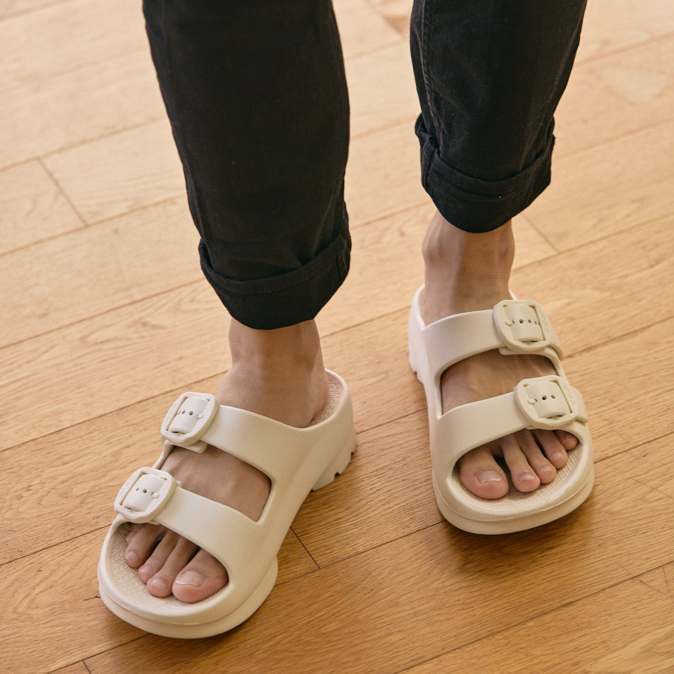 リカバリーサンダル｜W-BUCKLE2 - Ivory｜TELIC（テリック）公式